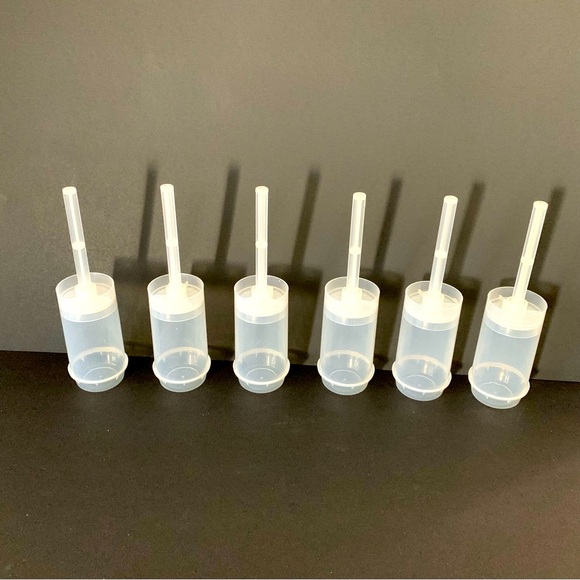 HELLO Cupcake decorating cook book with assorted baking supplies & pushup pops. - Picture 7 of 7